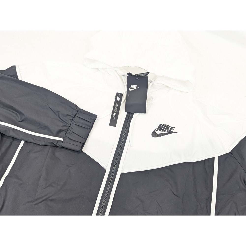 Nike‎ Windrunner Jacket Hooded Womans 2X Black White Vented Outdoor Windbreaker